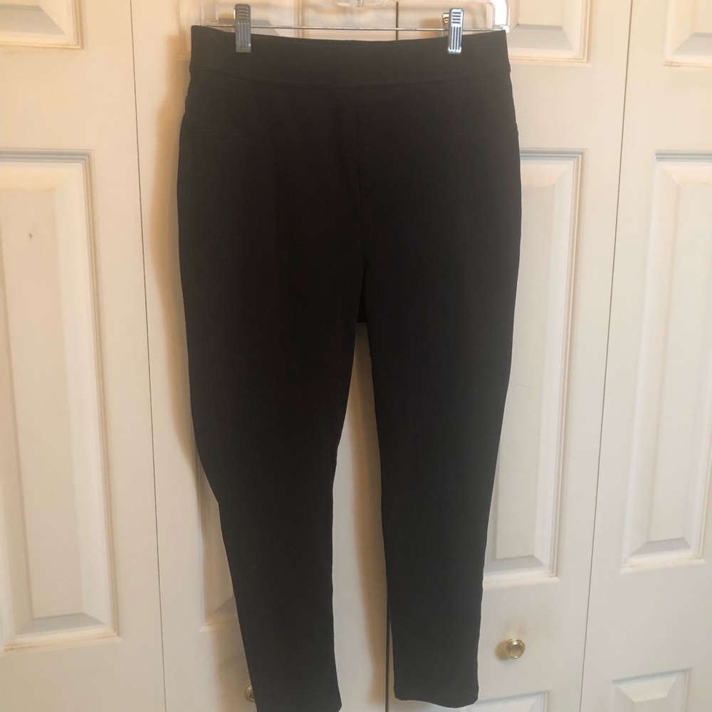 Time and Tru Black Cropped Pull-On Straight-Leg Pants